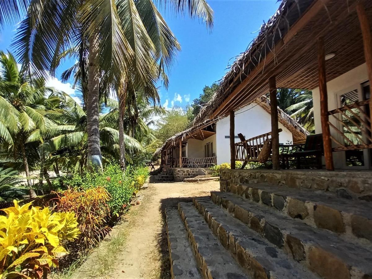 Moheli Laka Lodge Nioumachoua Exterior photo
